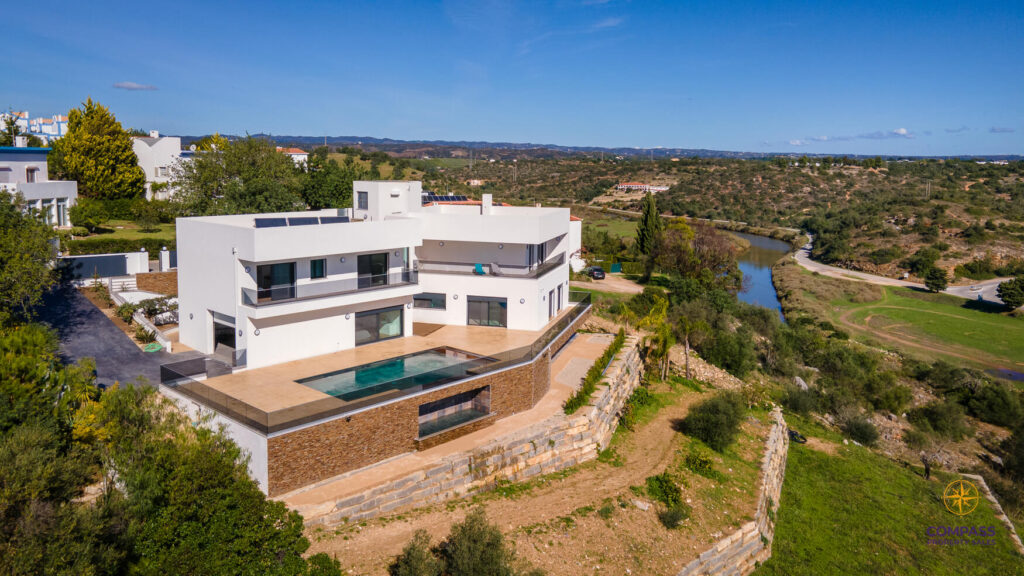 An architectural Masterpiece with panoramic Tavira views