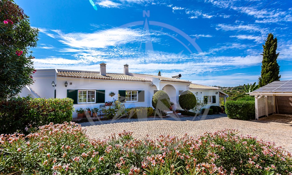 The Best Neighbourhoods in Tavira for Families, Retirees, and Investors